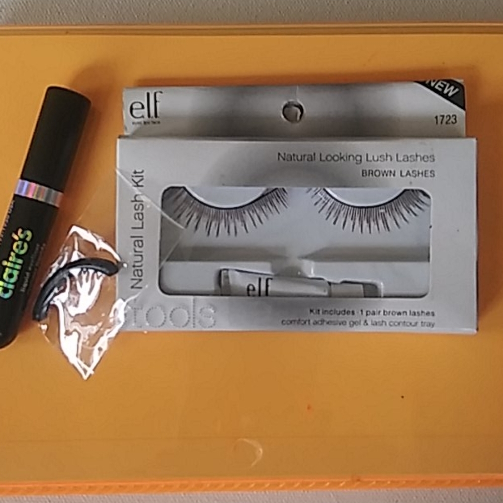 Fake eyelash kit w Claire's Black liquid eyeliner&